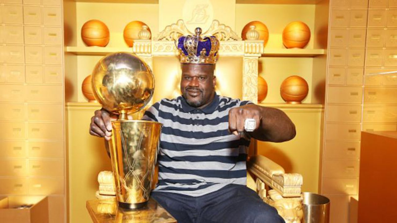 Chuyện Shaquille O'Neal và đôi giày size 18: Con người hơn nhau ở tấm lòng