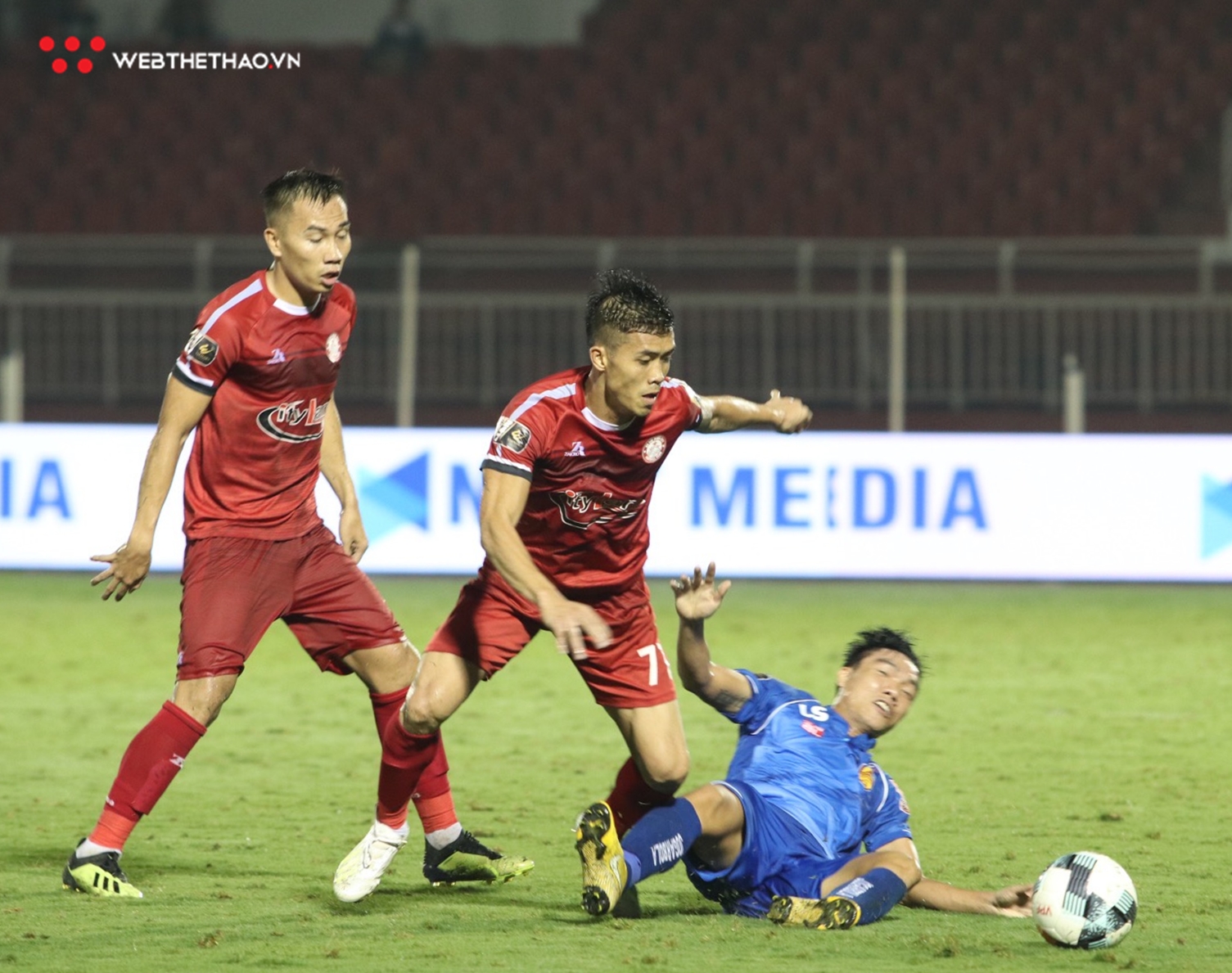 Bạn của thầy Park “cầu xin” BTC V.League xem lại trận TP.HCM vs Quảng Nam