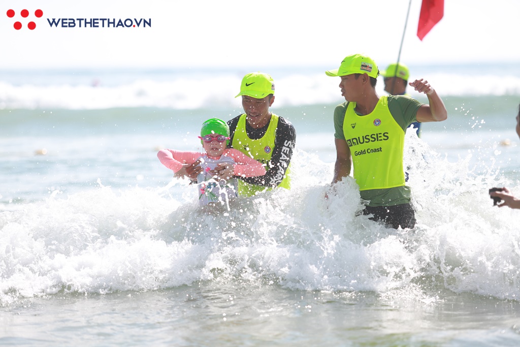 IRONMAN 70.3 Vietnam 2019: Nỗi sợ hãi, nước mắt và vết thương không đánh gục ý chí của “Người sắt nhí”