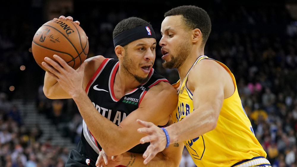 Blazers vừa thắng, Stephen Curry đã nhắn tin gửi ngay chiến thư cho em trai Seth Curry