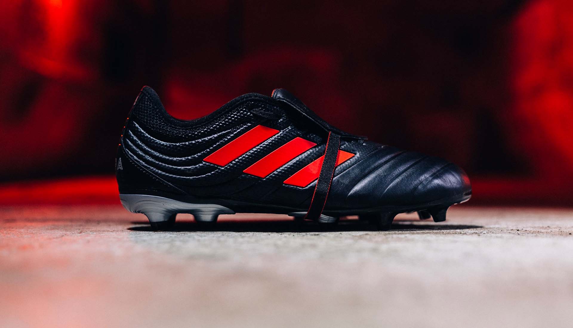 Adidas tung ra mẫu giày Copa Gloro 19 "302 Redirect"