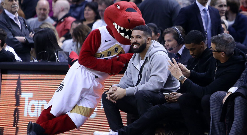 Hóa ra nguyên nhân Toronto Raptors thắng Game 7 chính là "lời nguyền Drake"