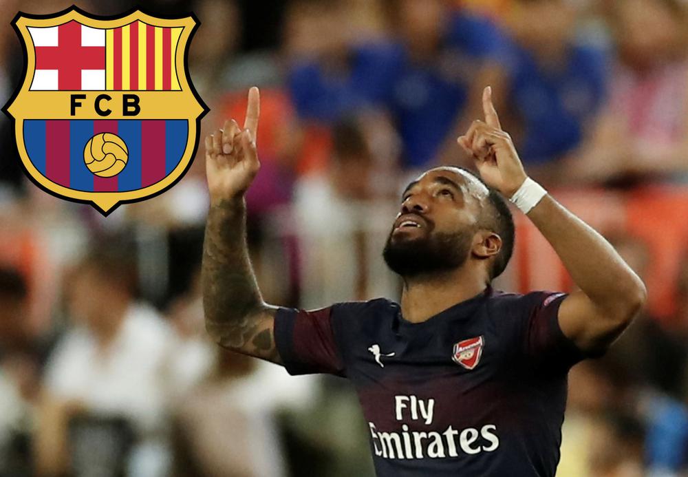 Hé lộ lý do Lacazette bất ngờ xuất hiện trên trang chủ Barcelona