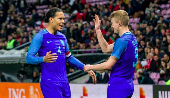 Tại sao Liverpool nên sử dụng Van Dijk để thu hút ngôi sao của Ajax?