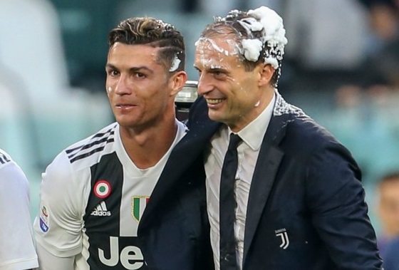 Tin bóng đá 18/5: Phản ứng của Ronaldo khi HLV Allegri tuyên bố rời Juventus