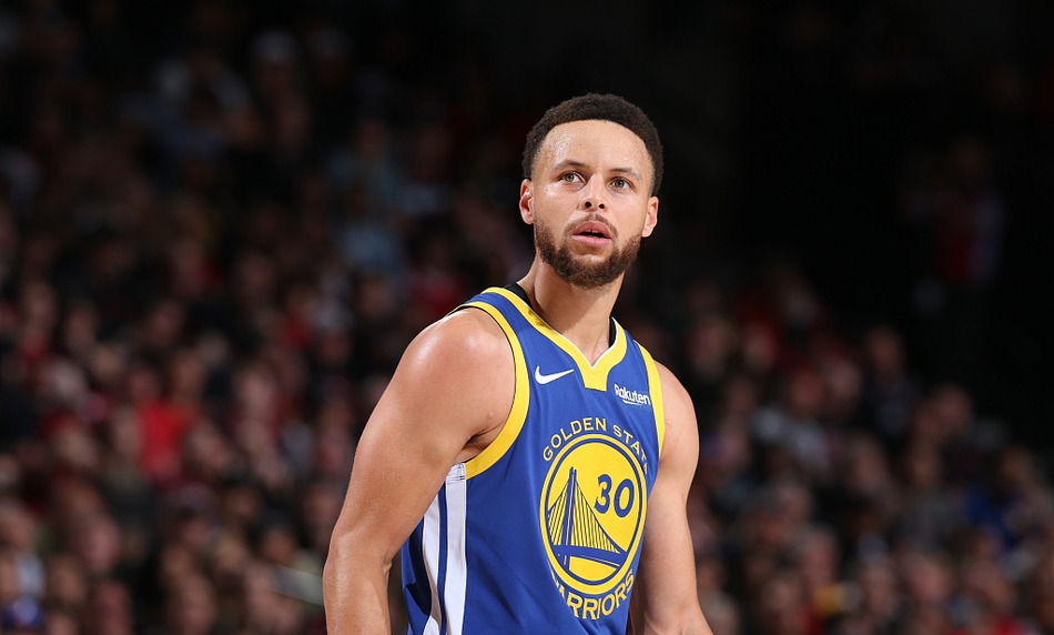 Golden State Warriors tiếp tục "vượt vũ môn" ảo diệu nhờ cứu tinh Curry và Green