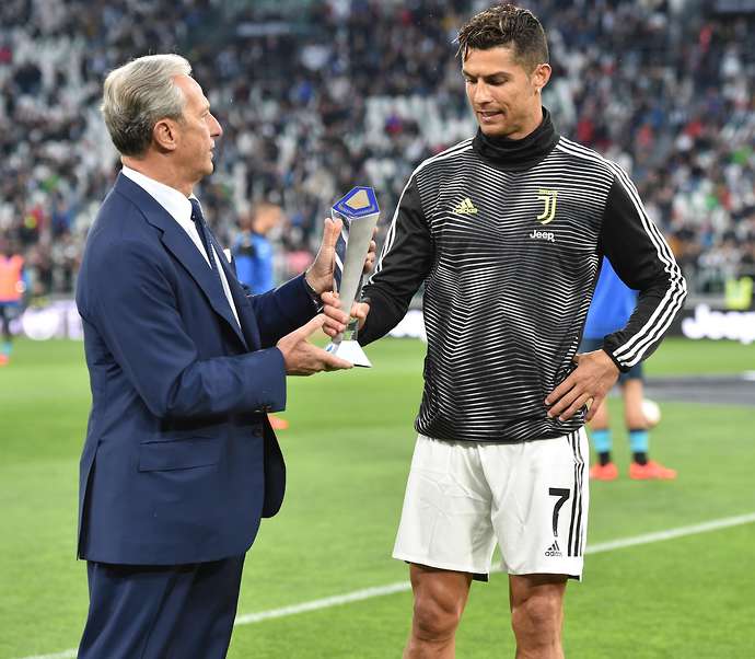 Chinh phục xong Serie A, Ronaldo thiết lập kỷ lục vô tiền khoáng hậu trong lịch sử ở châu Âu
