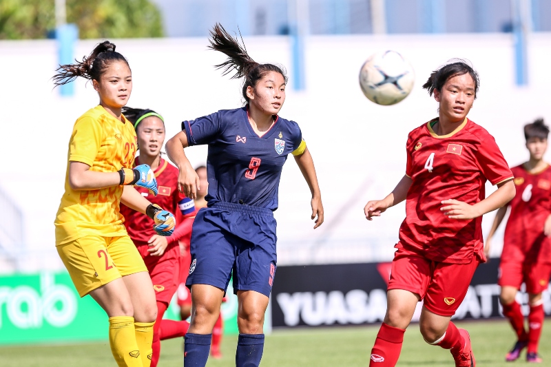 U15 Việt Nam an ủi NHM ở trận tranh hạng Ba U15 nữ Đông Nam Á