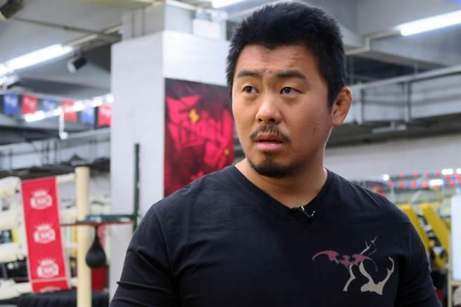 Từ Hiểu Đông có phải người hùng của MMA Trung Quốc?