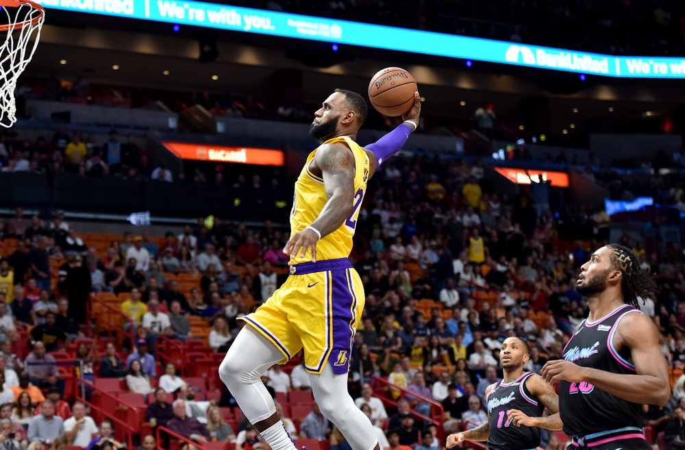 Dù trượt NBA Playoffs 2019, LeBron James vẫn đi vào lịch sử NBA với thành tích 15 mùa liên tiếp