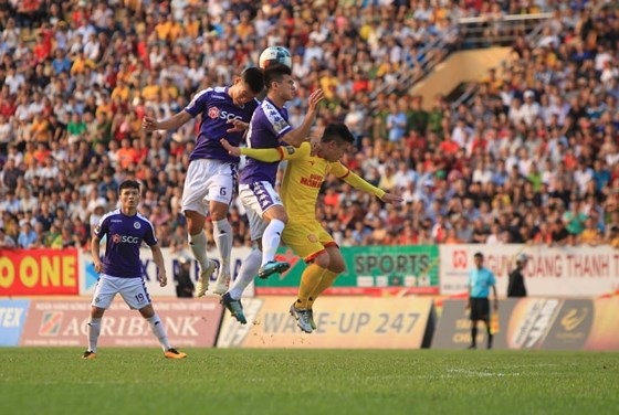 Kết quả V.League 2019 ngày 24/5: Hà Nội lại gây thất vọng, Nam Định thay “tướng” đổi vận