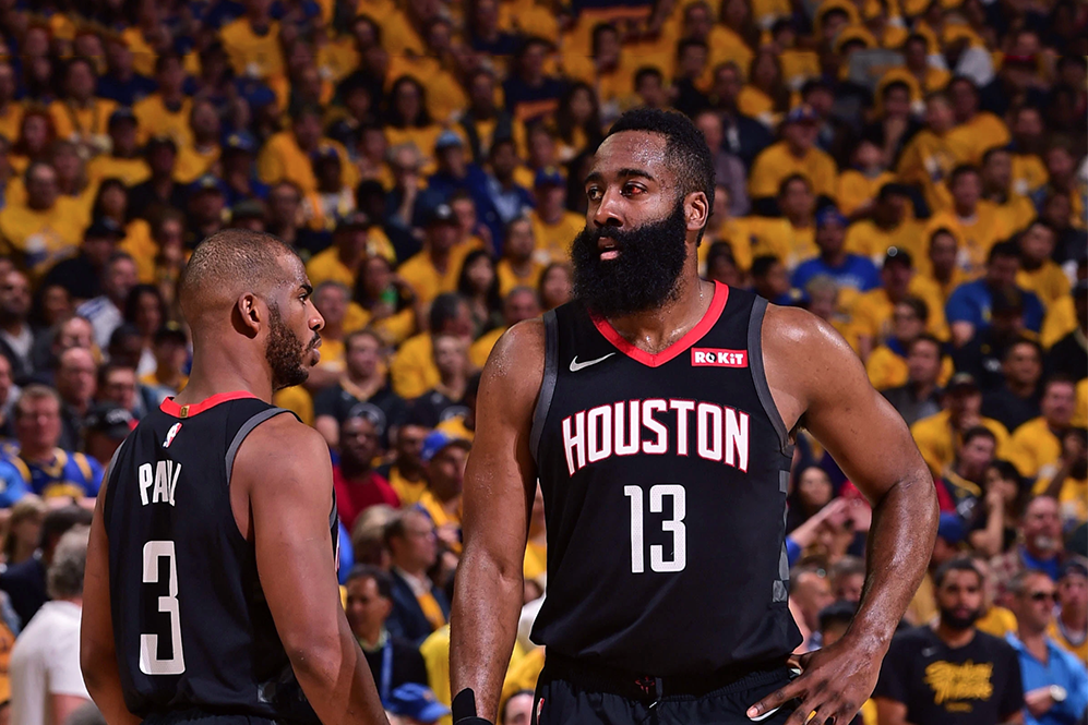 Lộ bất đồng trong phòng thay đồ Houston khi James Harden và Chris Paul cãi nhau nảy lửa sau thất bại NBA Playoffs
