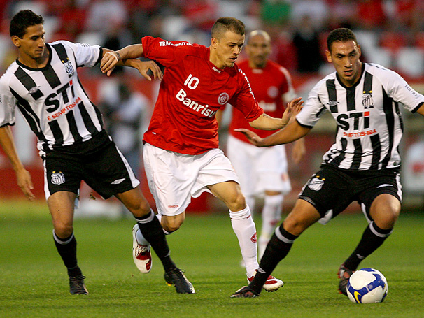 Nhận định, dự đoán Santos vs Internacional 02h00, 27/05 (vòng 6 VĐQG Brazil)