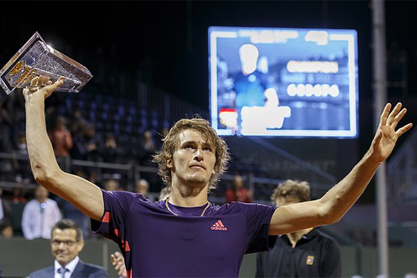 Alexander Zverev lấy Cúp trước lúc tới Roland Garros