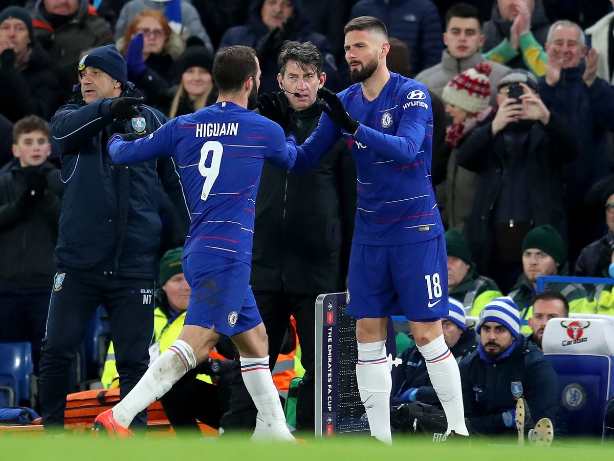 Giroud và Higuain có lợi thế nào để đá chính cho Chelsea ở chung kết Europa League?