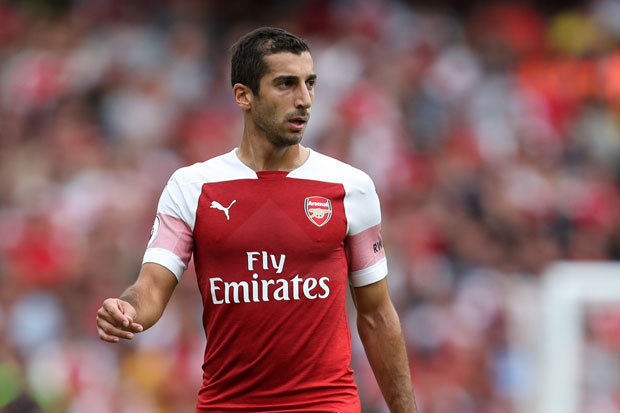 CĐV Arsenal bị cảnh sát chặn lại khi tới Baku xem CK Europa League vì... Mkhitaryan
