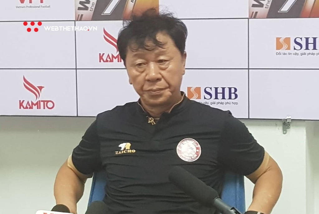 HLV Chung Hae seong nói gì về quyết định “khó hiểu” của HLV Park Hang Seo?