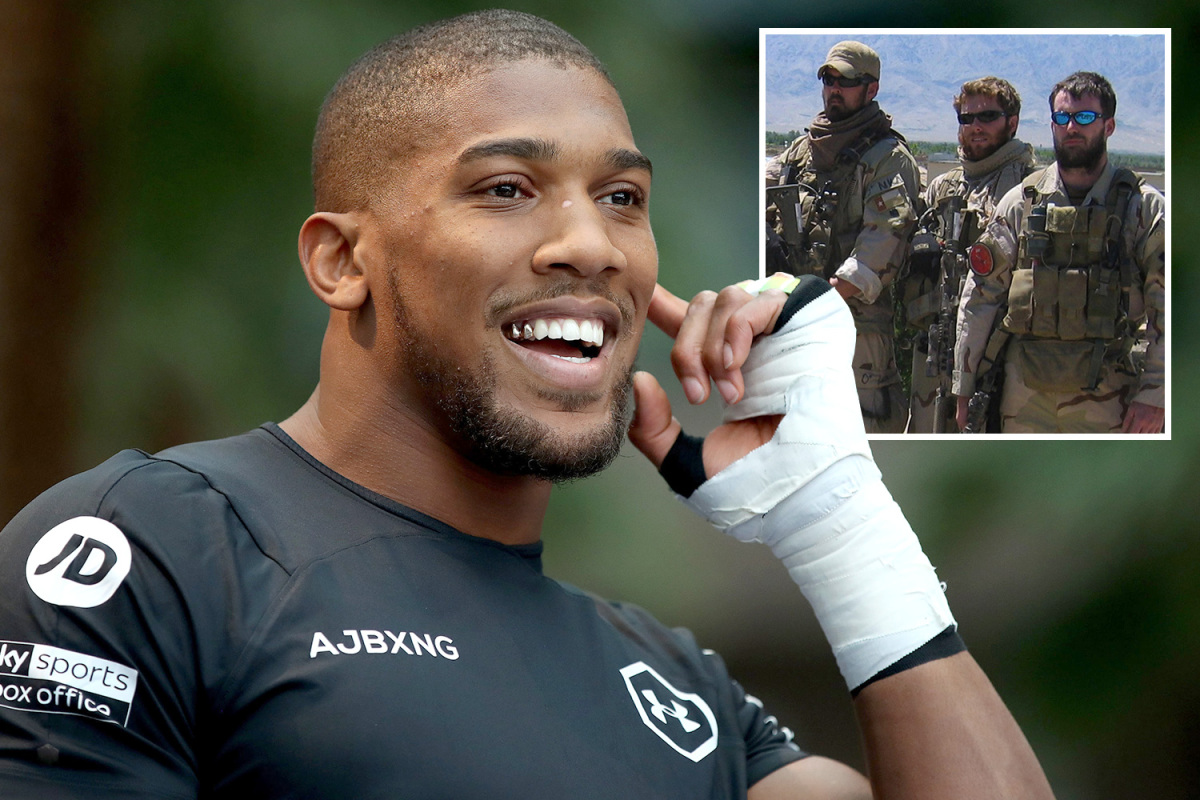 Anthony Joshua tiết lộ chương trình tập luyện lấy cảm hứng từ đặc nhiệm Seal và Cristiano Ronaldo