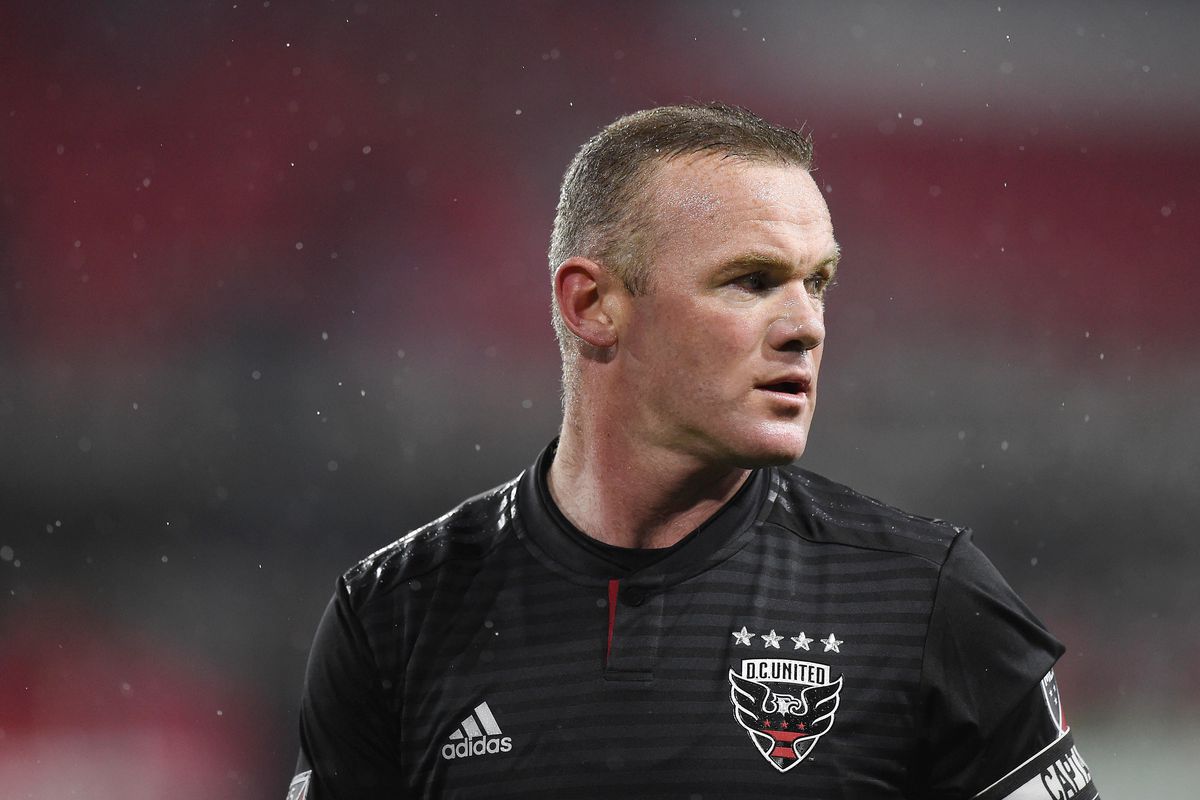 Tức nước vỡ bờ, cựu thủ quân MU Wayne Rooney năn nỉ Eddie Hearn cho lên sàn Boxing giải quyết thù riêng