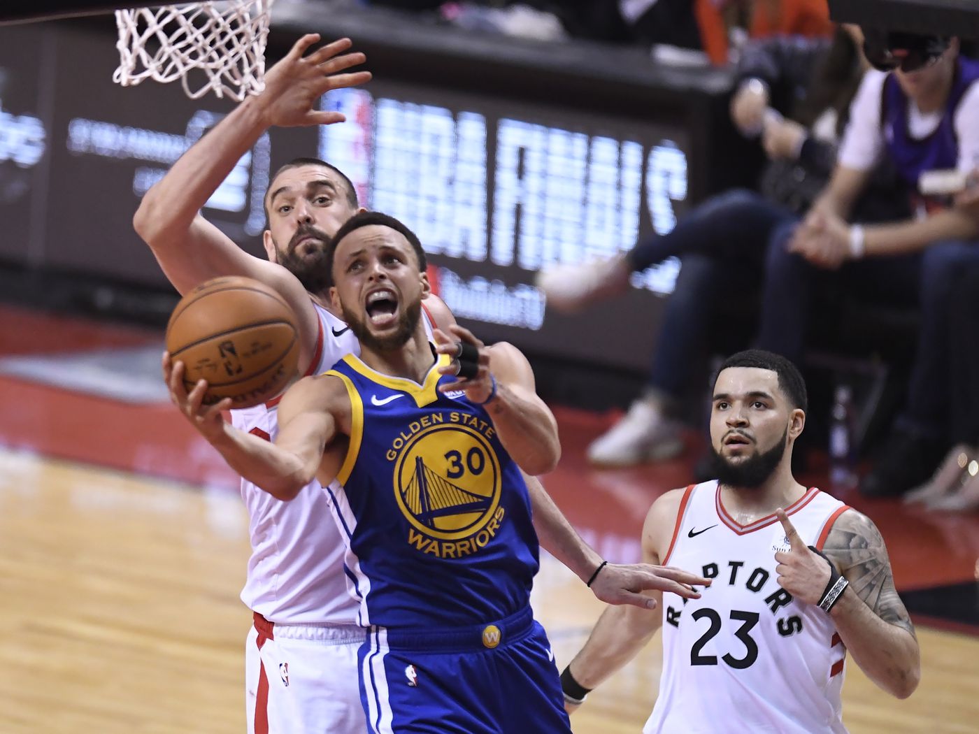 Lối chơi của Raptors khiến Steve Kerr thấy như đang đối đầu với một Warriors thứ 2