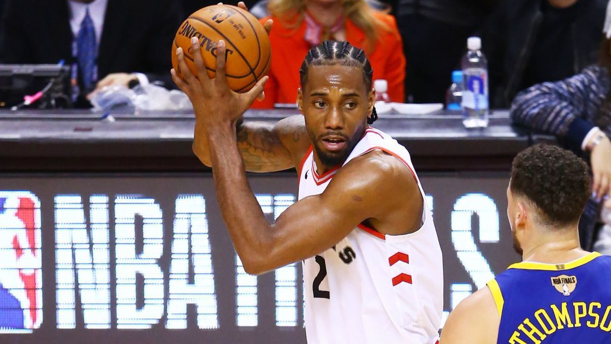 So sánh Kawhi Leonard với Michael Jordan, HLV Clippers "bay" mất hơn 1,1 tỷ