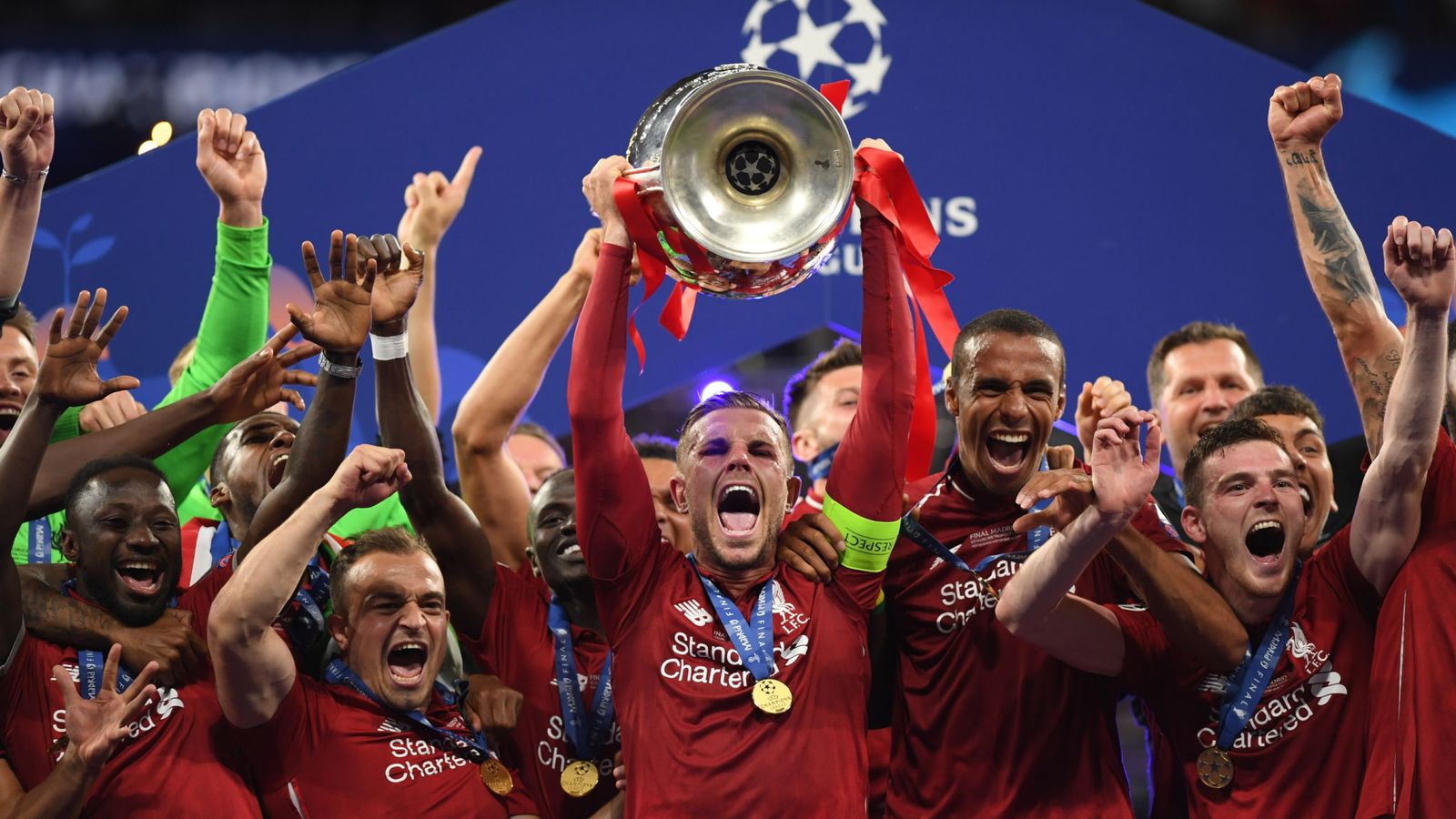 “Mưa” lời khen và chúc mừng từ LeBron James cho đến BLV Quang Huy, Anh Ngọc gửi tới Liverpool sau chiến tích vô địch Cúp C1