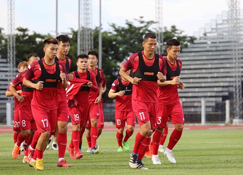 Chùm ảnh: Các cầu thủ ĐT Việt Nam đầy hào hứng trong ngày đầu tiên luyện tập ở Buriram