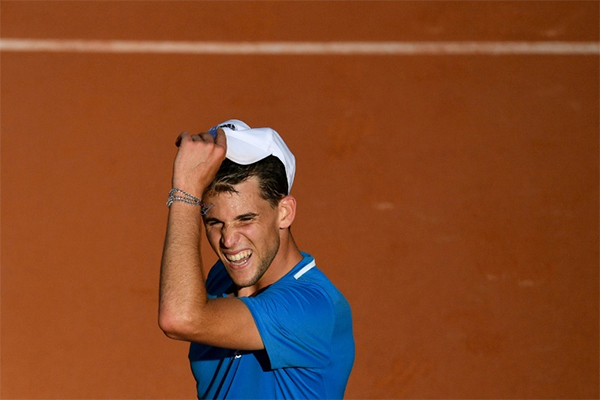 Dominic Thiem mắng Serena Williams "xấu tính"