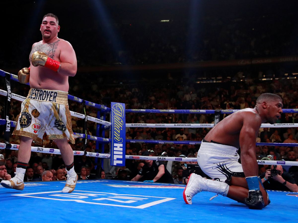 Fan hâm mộ khốn đốn vì khoản cược hơn 2 tỉ đồng cho Anthony Joshua