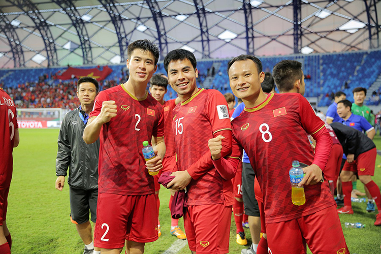 Lịch thi đấu bóng đá hôm nay 5/6: Thái Lan đối đầu Việt Nam tại bán kết King's Cup 2019