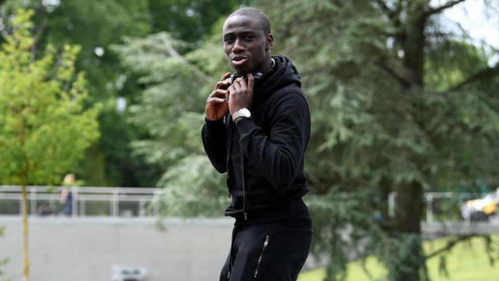 Chuyển nhượng Real Madrid 6/6: Marca tiết lộ lý do Real Madrid chưa thể có Mendy