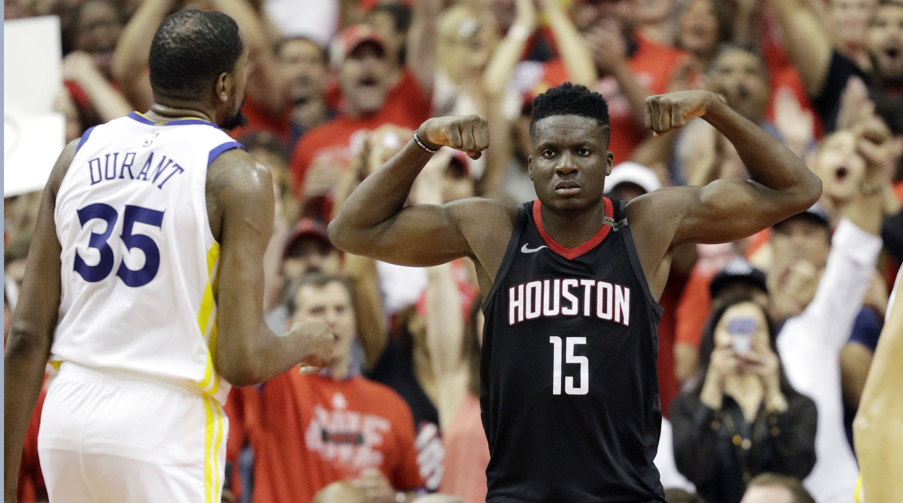 Houston Rockets sẽ đổi Clint Capela với Philadelphia 76ers và Atlanta Hawks?
