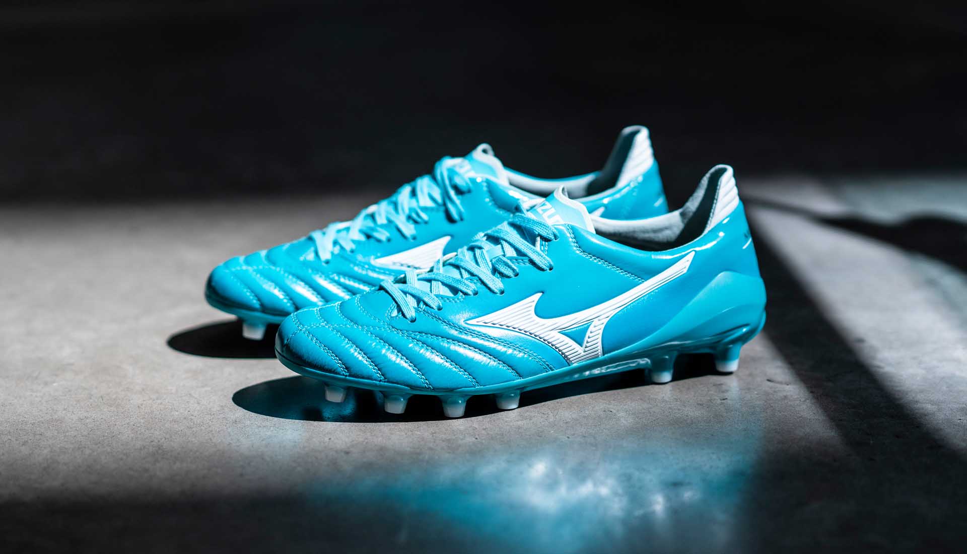 Mizuno giới thiệu tông màu biển Caribbean của mẫu giày Morelia Neo II