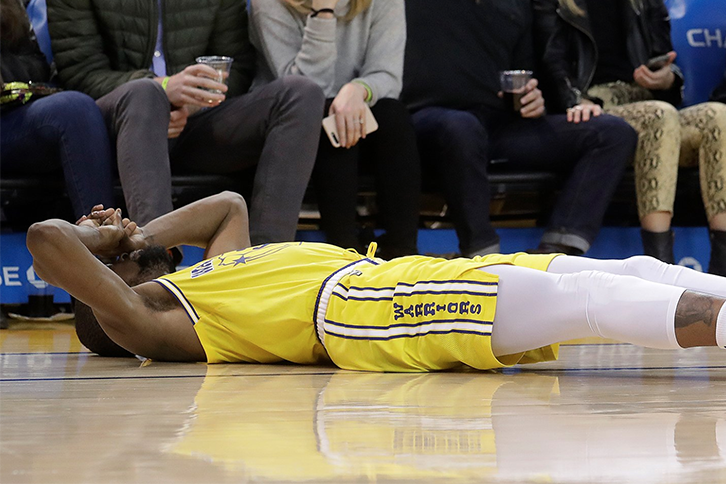 Khi được hỏi về sự khó khăn của Warriors khi không có Kevin Durant, Stephen Curry chỉ có 1 từ để trả lời