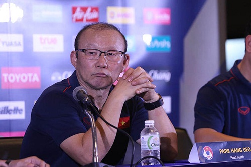 Thầy Park không dự họp báo King's Cup vì học trò