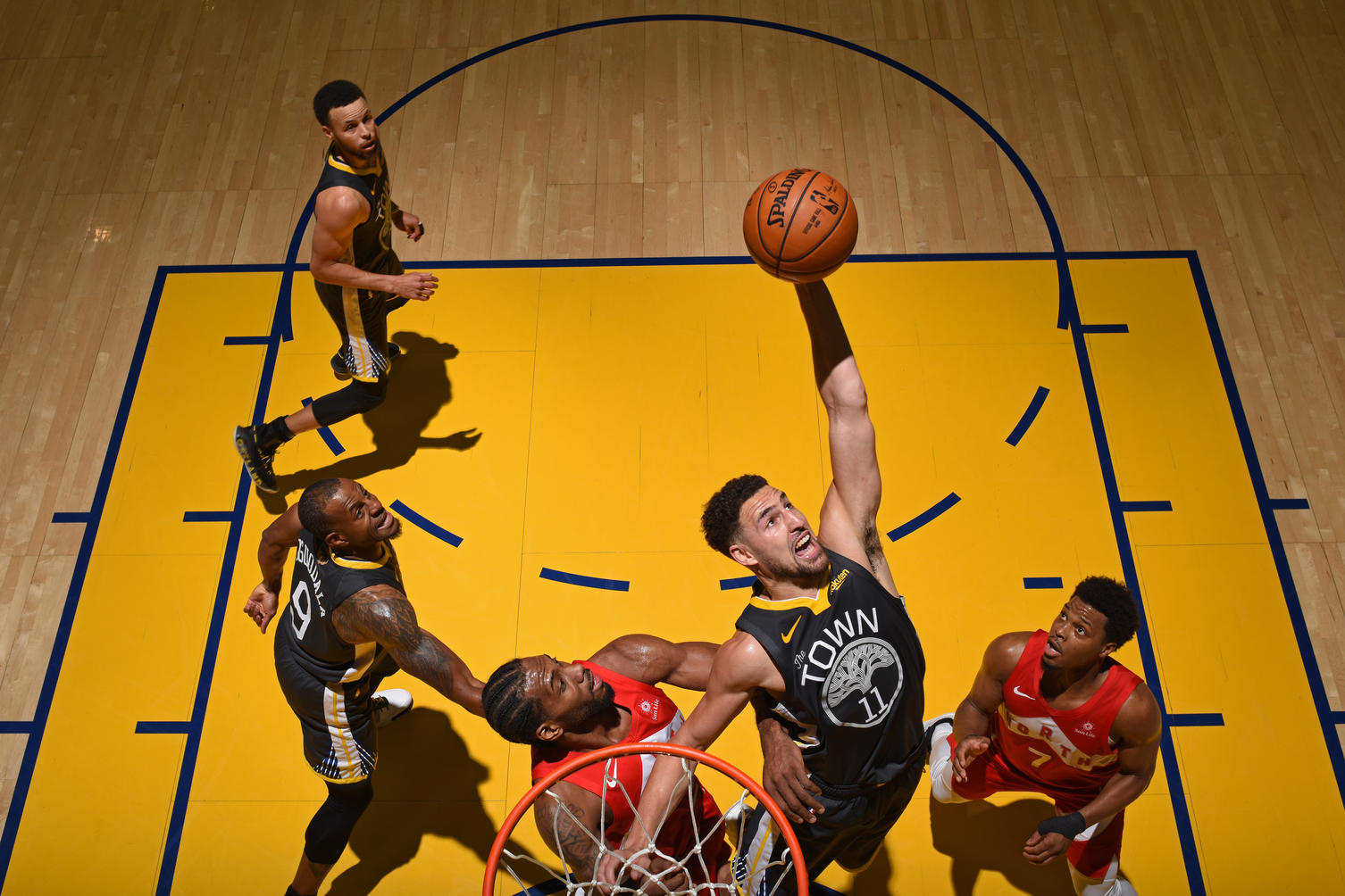 Giữa lúc dầu sôi lửa bỏng, ai là người giữ niềm tin cho Golden State Warriors?