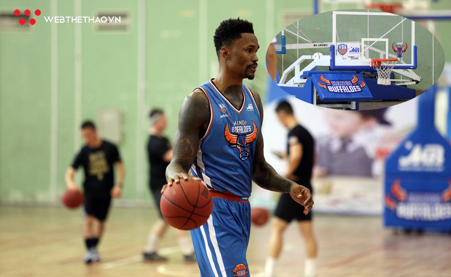Mike Bell úp sập rổ Bách Khoa trong ngày tái xuất cùng Hanoi Buffaloes