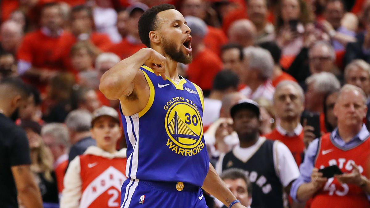 Con người chứ nào phải cỏ cây, Stephen Curry đã khóc khi thấy Kevin Durant ngã xuống