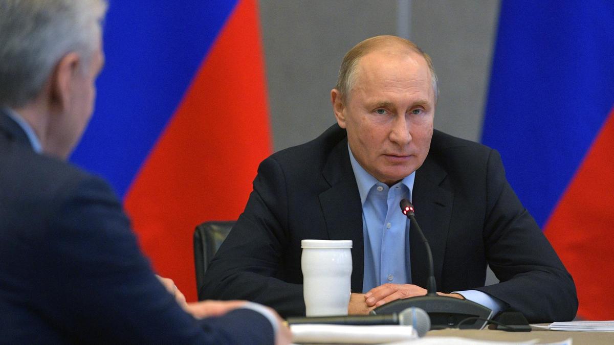 Tổng thống Nga Vladimir Putin chi tiền để xây trường học mang tên ngôi sao UFC Khabib Nurmagomedov