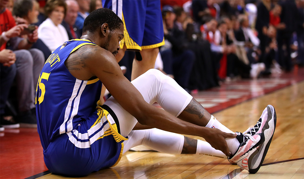 Chấn thương nghiêm trọng, Kevin Durant có thể sẽ phải ngồi ngoài cả mùa giải tới