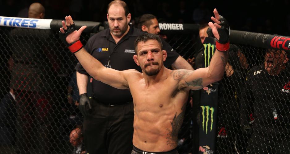 Rafael dos Anjos quay trở lại thi đấu trong tháng 7