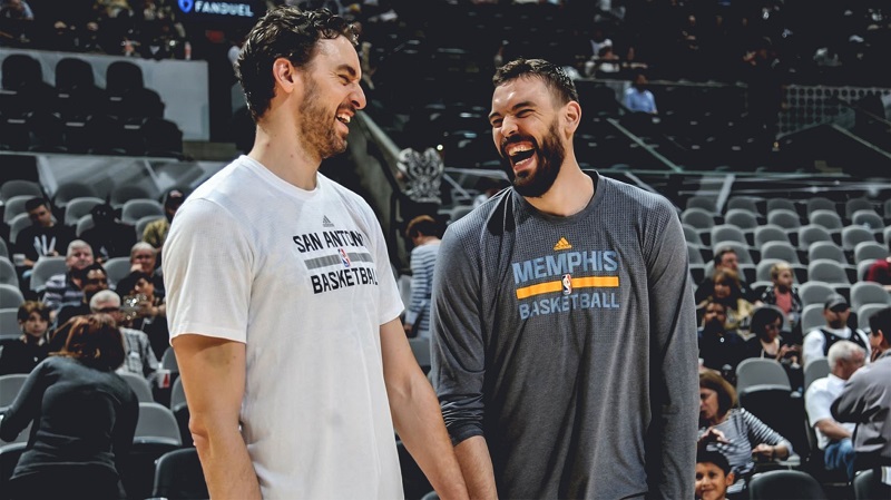 Sau một thập kỷ  anh em nhà Gasol ghi tên mình vào lịch sử NBA