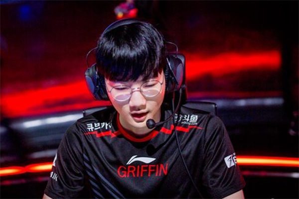 Trực tiếp LCK mùa hè 2019: GRF vs HLE (18h00)
