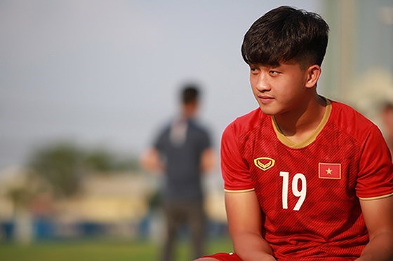 Danh Trung dùng công cụ cực kì phổ thông này để động viên đồng đội