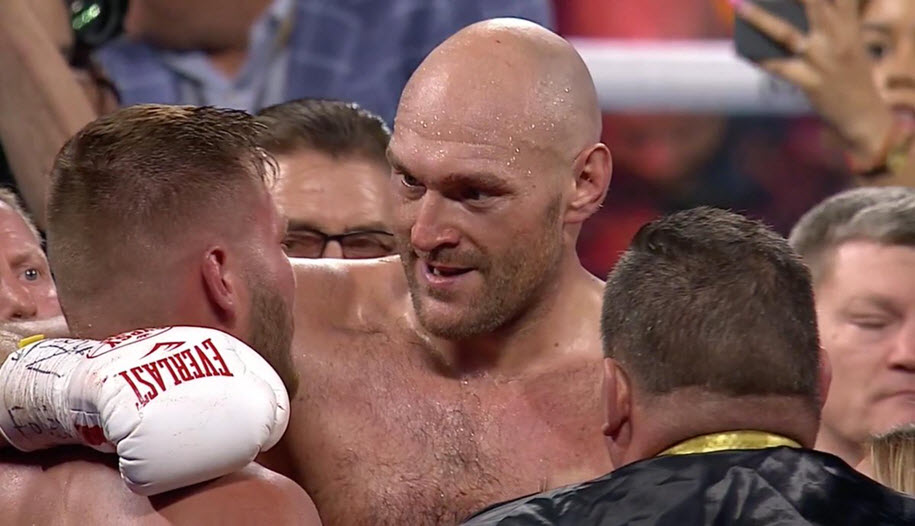 Cộng đồng mạng phản ứng ra sao trước màn TKO của Tyson Fury?