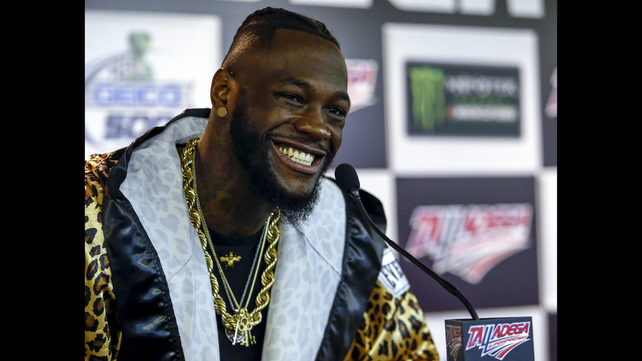 Deontay Wilder nói về chiến thắng KO của Tyson Fury trước Tom Schwarz