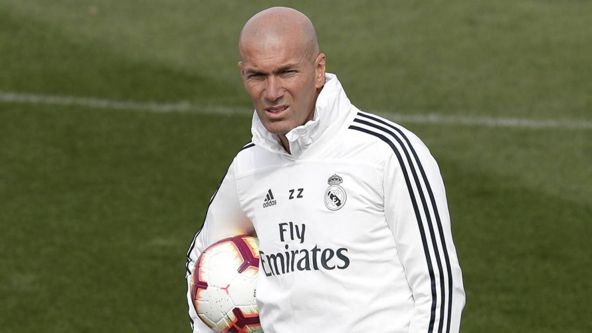 Hé lộ hạn chót HLV Zidane đề ra cho BLĐ Real Madrid để thanh lý toàn bộ 12 hàng thừa