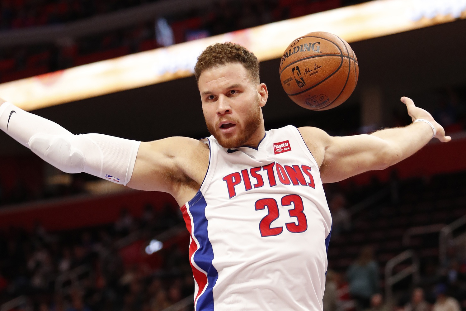 Giữa dòng đời vạn biến, Detroit Pistons vẫn quyết định đặt niềm tin vào "sư tử bay" Blake Griffin