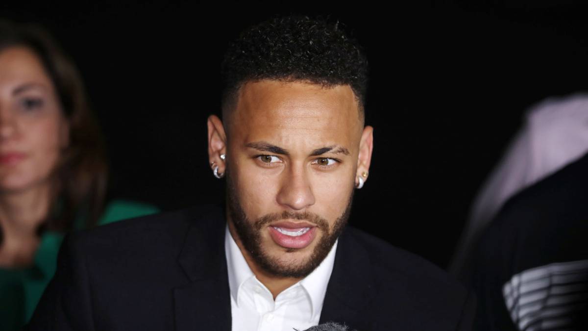 Vì sao Neymar bị phong tỏa hơn 30 tài sản và có thể đối mặt nguy cơ tù tội?