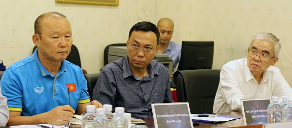 Mối liên hệ nào giữa lương ông Park, tiền bầu Đức và ngân sách VFF?